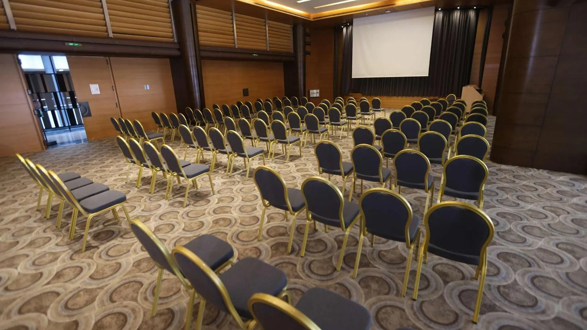 Radisson Blu Hotel, Beirut Verdun Hotel