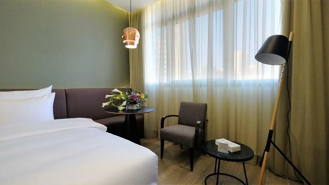 Radisson Blu Hotel, Beirut Verdun 5*,